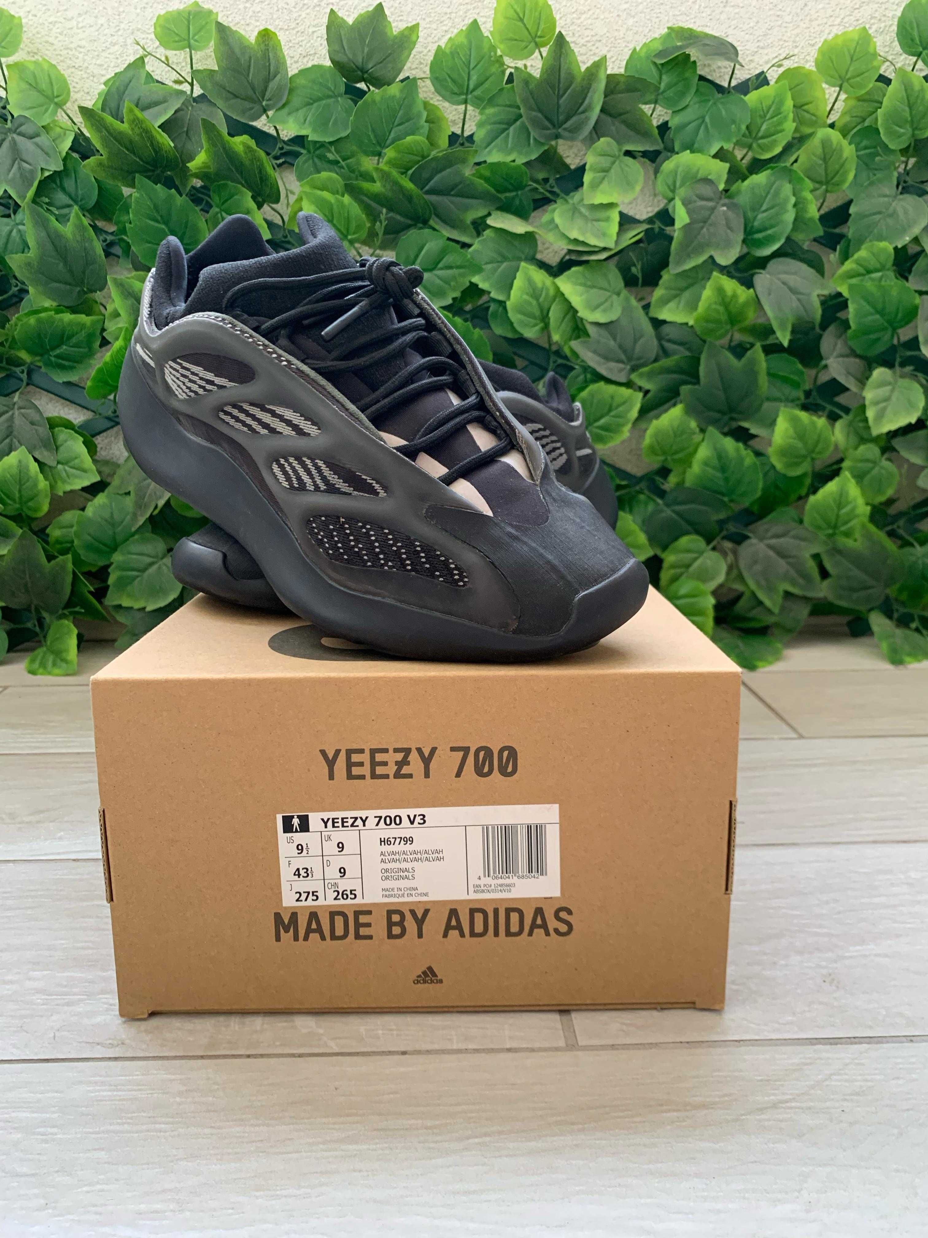 Adidas Yeezy 700 V3 Alvah / 43 1/3