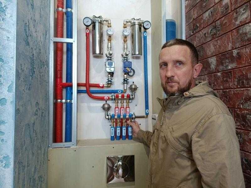 Сантехник. Сантехнические работы. Монтаж труб, унитазов, раковин.