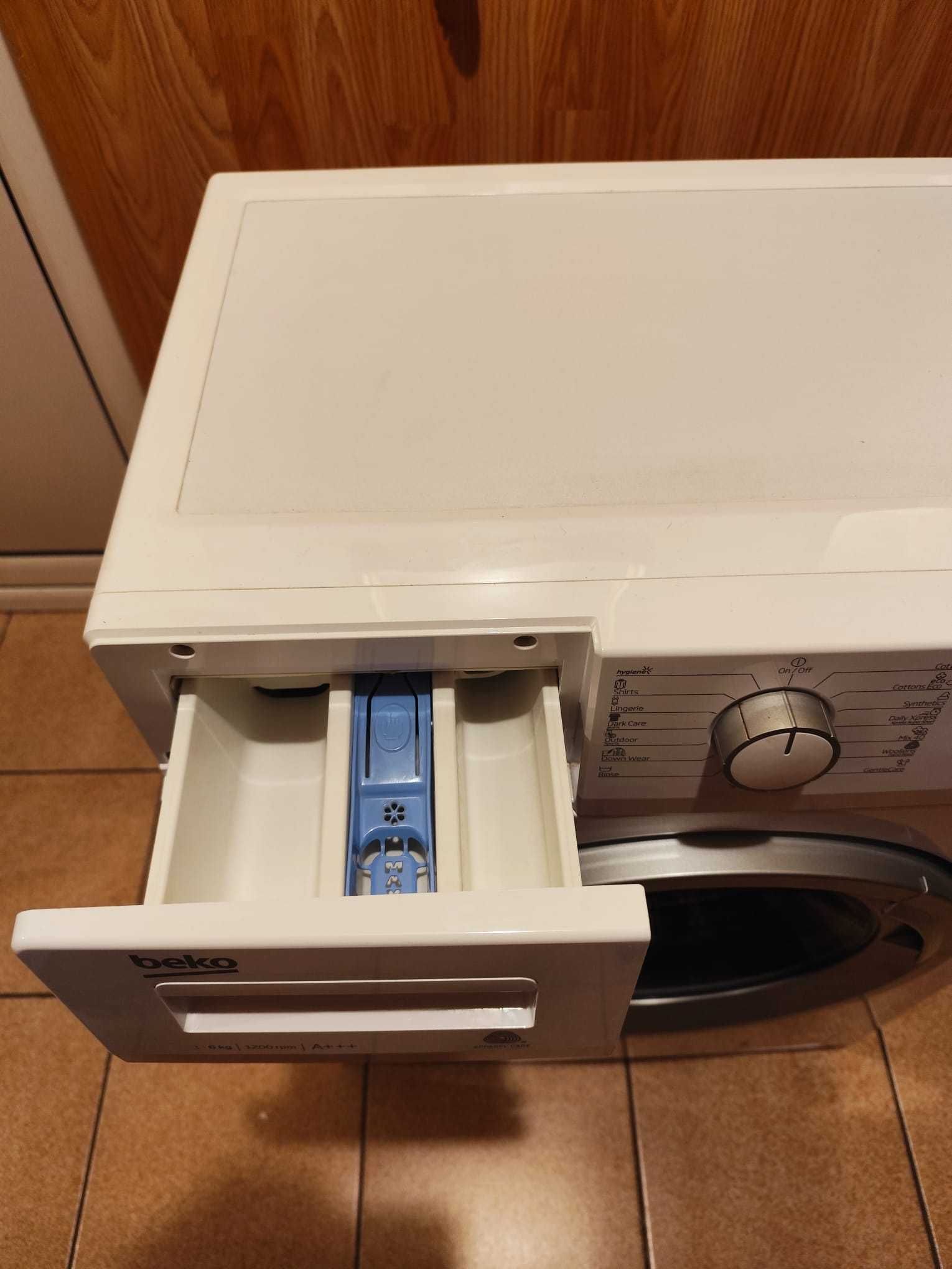 Пералня Beko слим, модел WTE6612BS