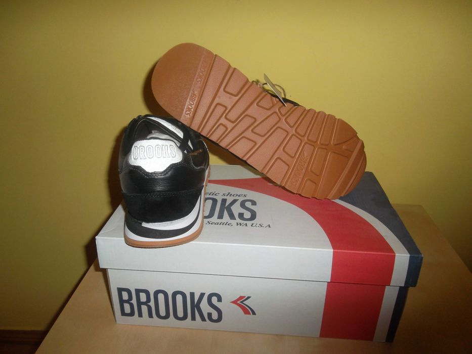 Adidasi Brooks Chariot marimea 41 si 42.5 -LICHIDARE STOC-