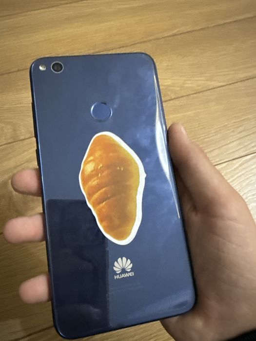 Продам Huawei какойта работает на экране трешена