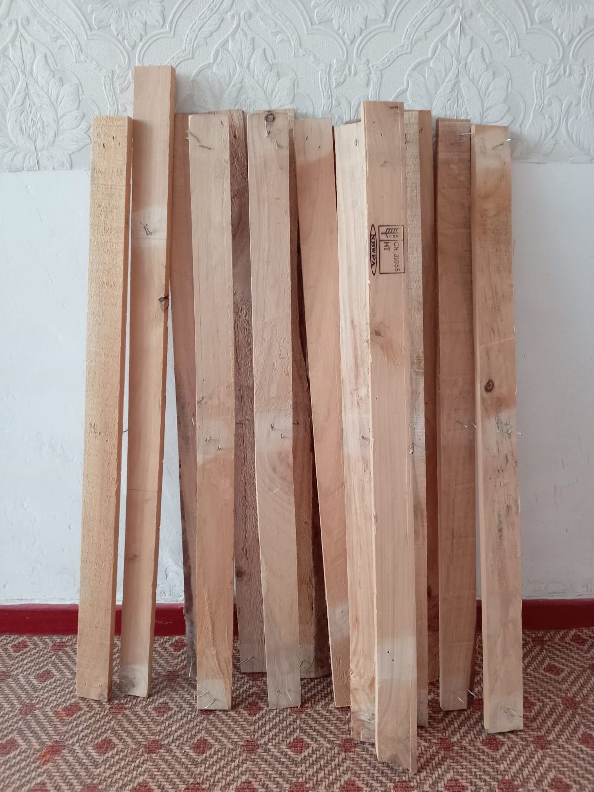 Продается деревянные брусы и фанеры