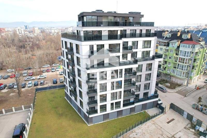Тристаен апартамент в нова сграда зад THE MALL
