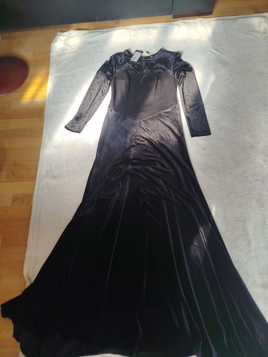 Продам платья на девушек