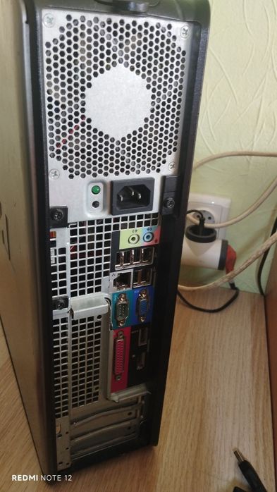 Продавам Компютър Dell Optiplex 760