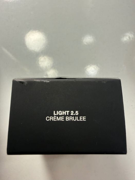 Продавам коректор на Nars чисто новв!!