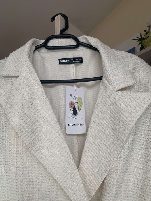 Дамска рокля от букле