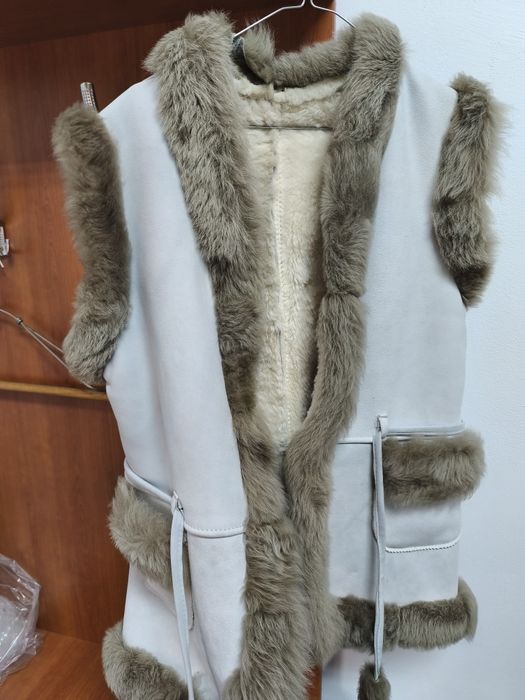 Vând vestă damă din blană