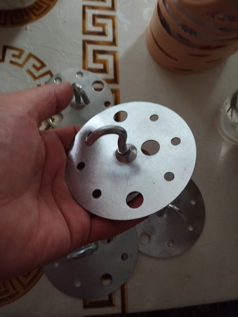 Крючки для люстры