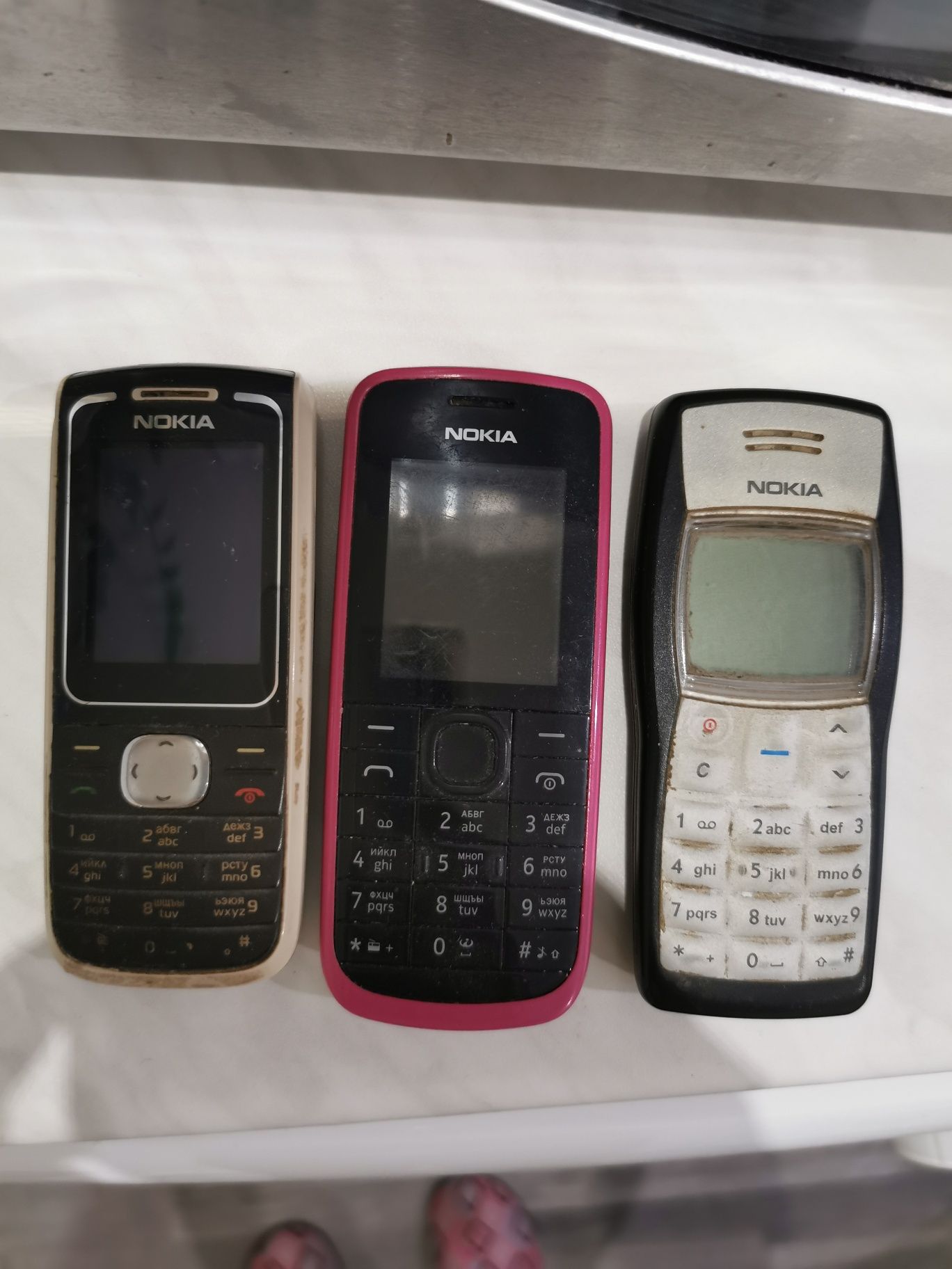 Три стари модели телефони