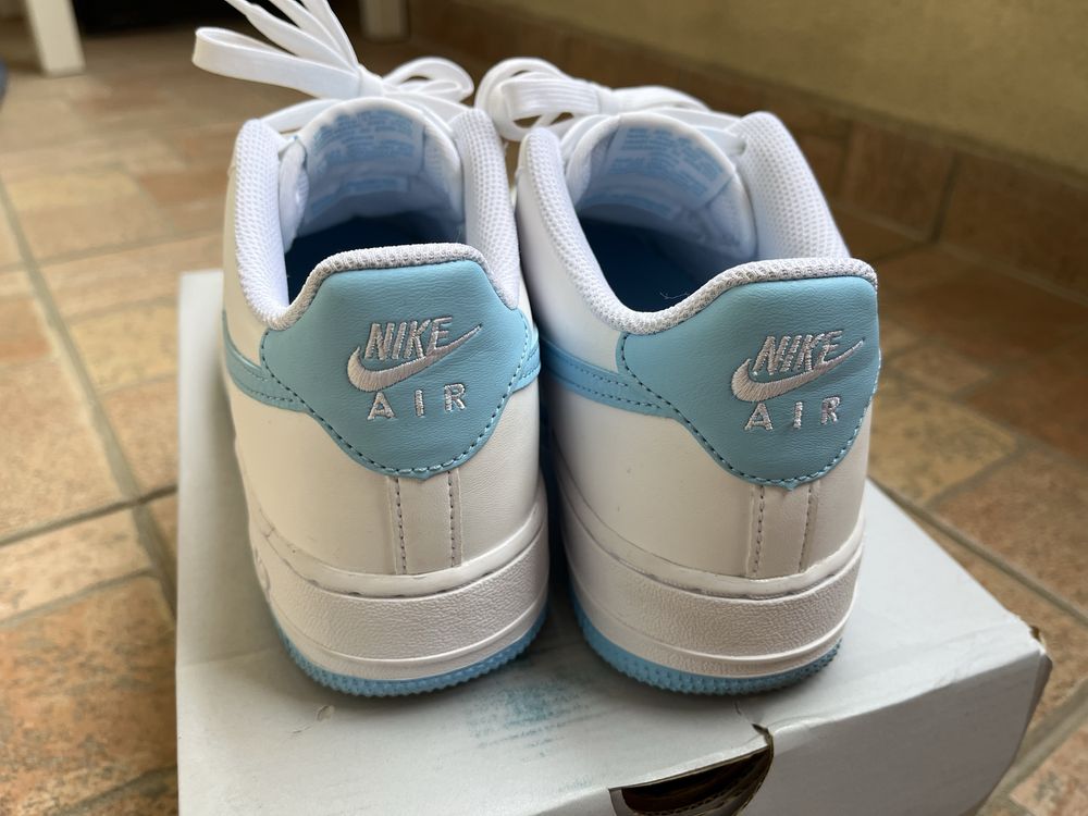 Nike air force 1 бели със синьо