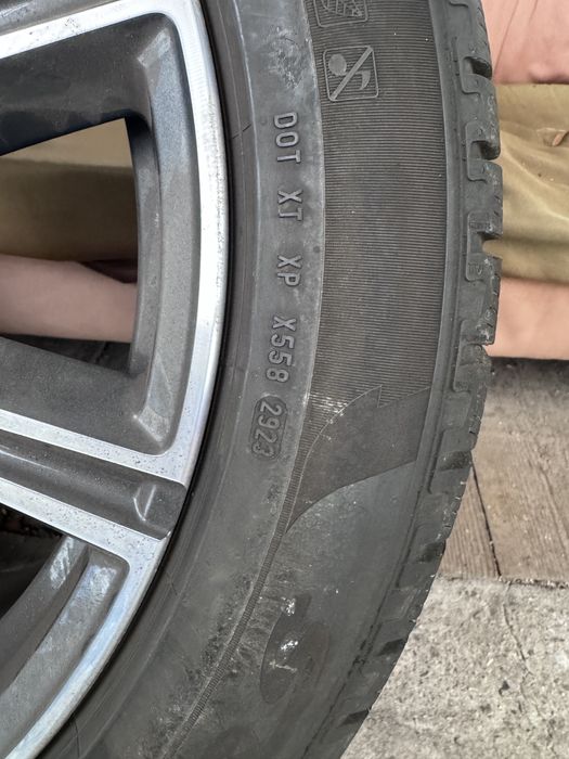 2 Roti de iarna bmw X5, 305/40/R20