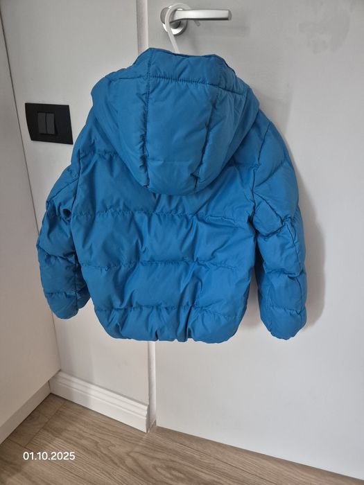 Vând geaca de puf Tommy Hilfiger mărimea 116 in stare foarte buna
