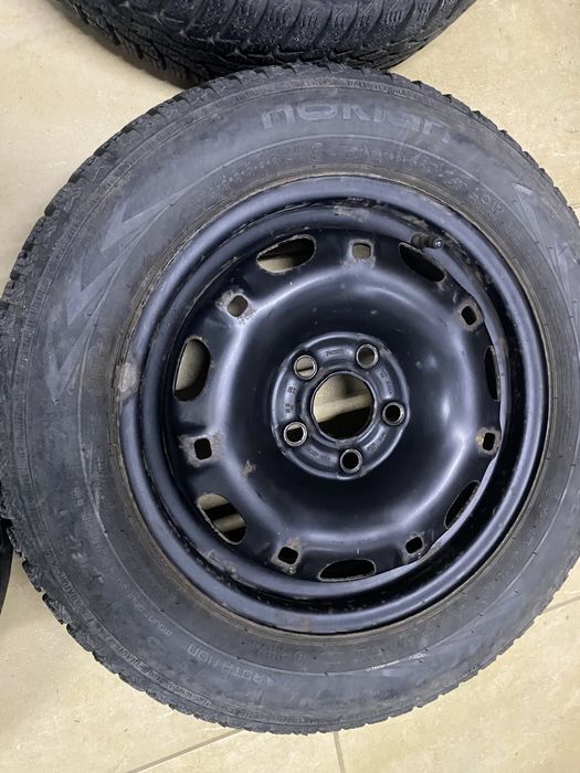 Продавам зимни гуми с джанти за Шкода Фабия