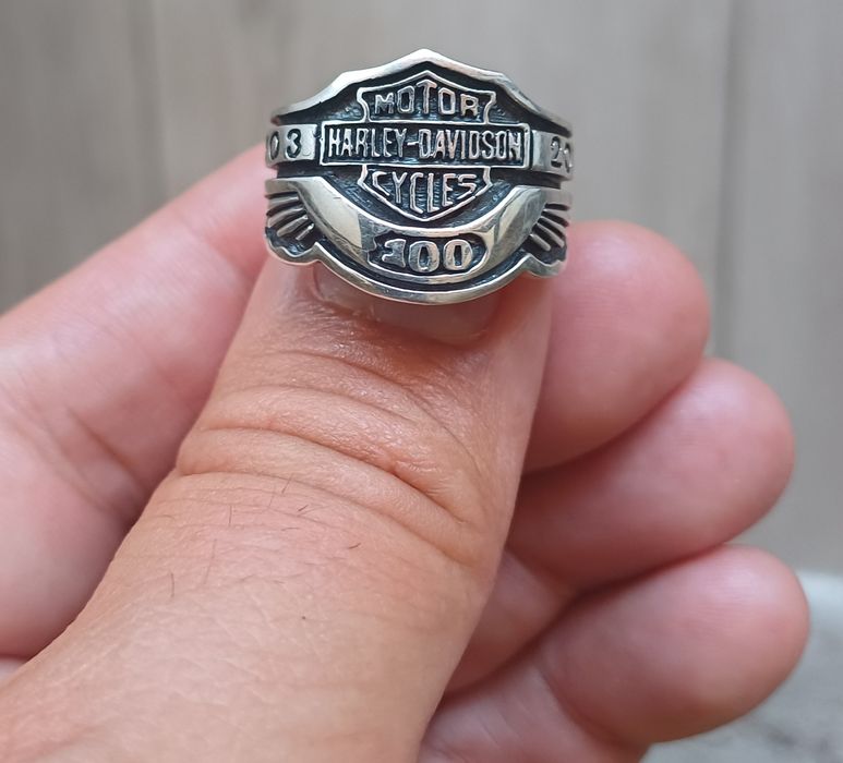 Продавам за феновете на моторите HARLEY-DAVIDSON един мъжки сребърен п