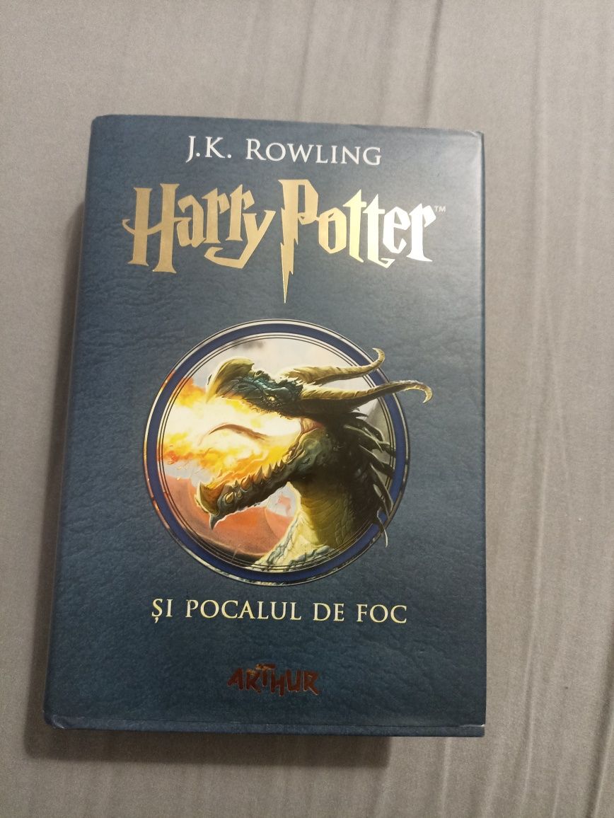 Cărți Harry Potter  ,  Noroc cu laptele și Craciunozaurul