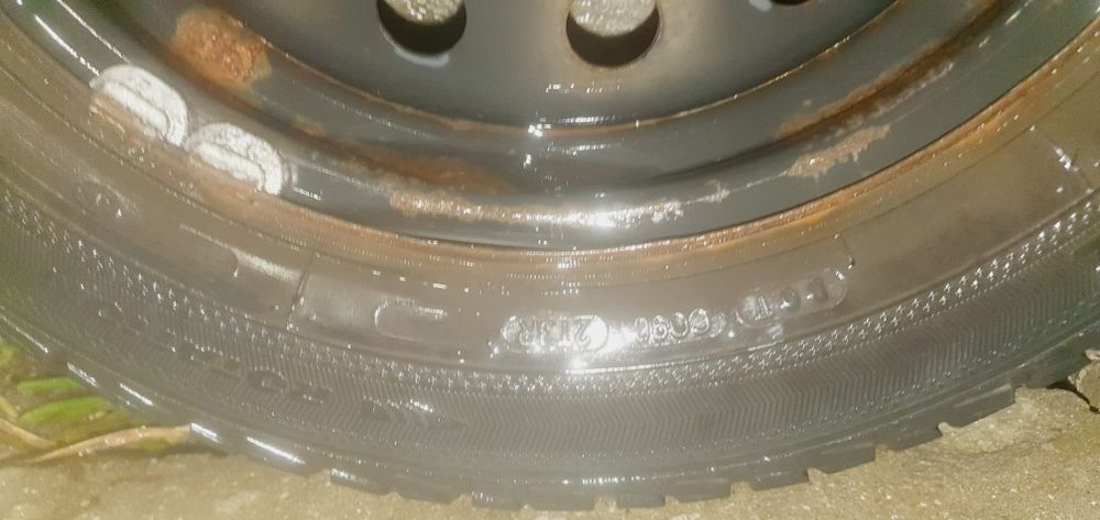 Roti r15 iarna 185 60 r15 Logan