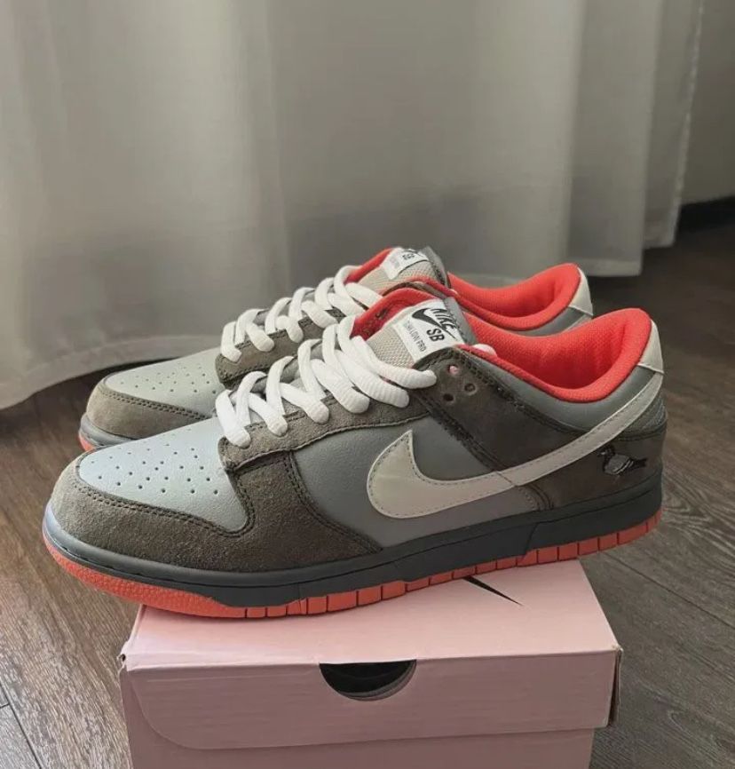 Nike SB Dunk Low Pigeon