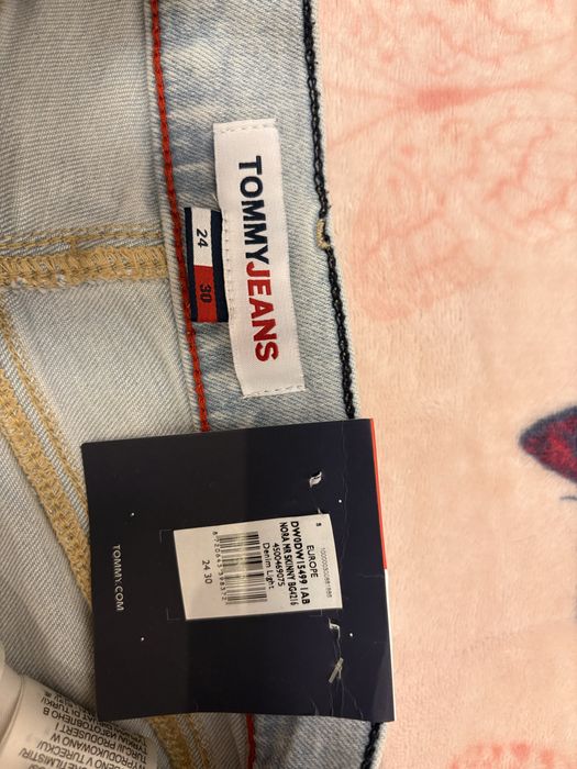 Нови! Дънки на Tommy Hilfiger