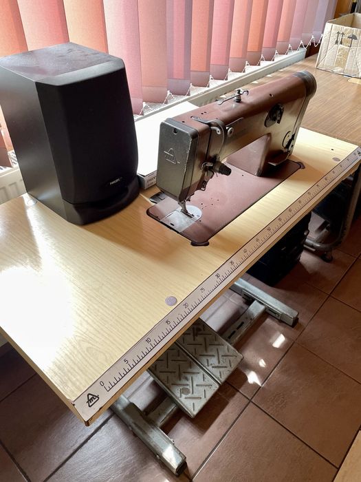 Masinā de cusut industrialā Metalotehnica