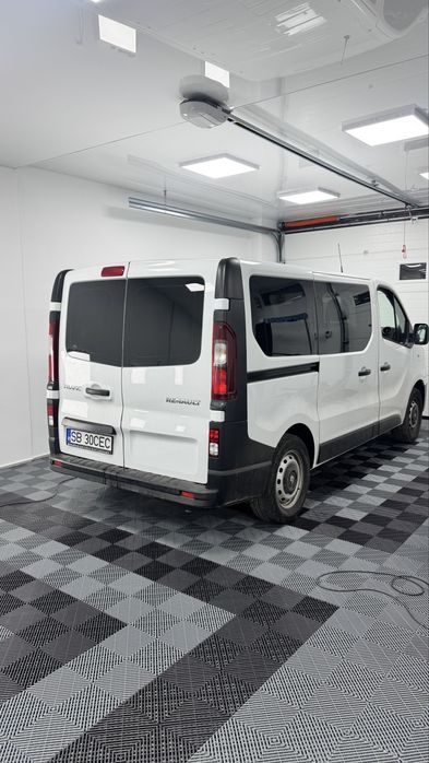 Folii auto omologate rar geamuri fumurii folii negre fara demontare