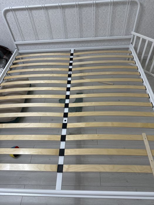 Продам кровать 200,200,180