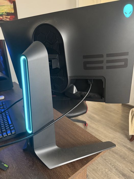 Vând monitor Allienware AW2521HFA 240Hz