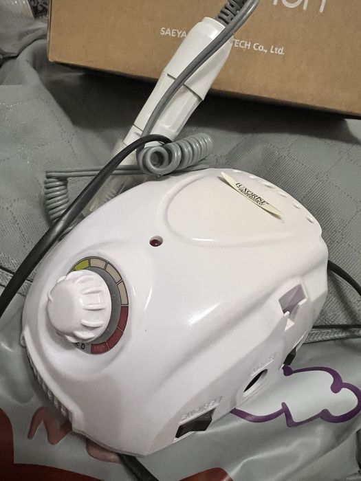 Pilă electrica de unghii