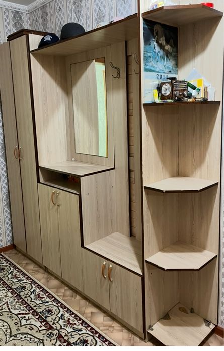 Продам прихожую.