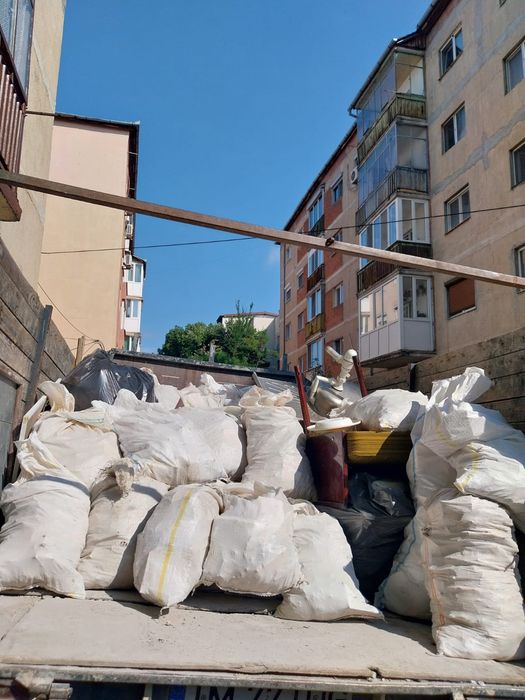 Debarasez ridic saci cu moloz
