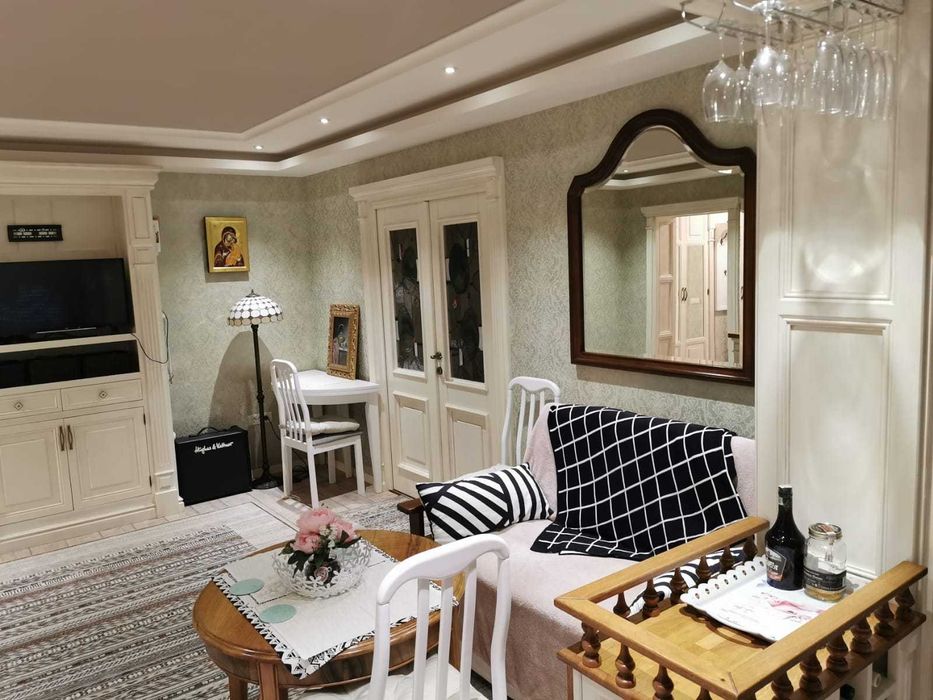 Apartament cu un dormitor si bucatarie comuna cu livingul