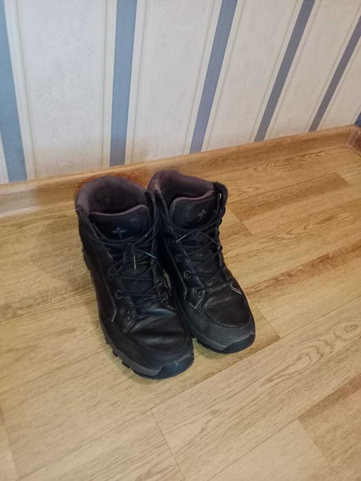 Продам мужские б/у зимние ботинки 42,43,44