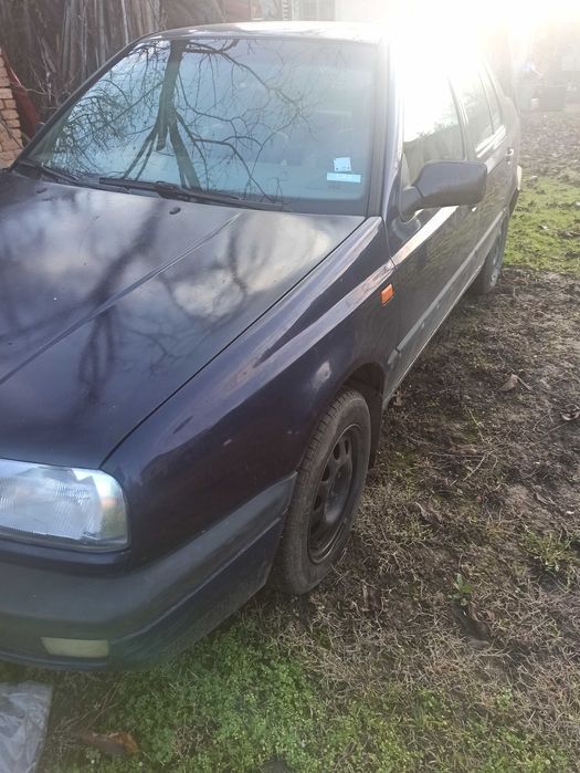 Фолксваген Венто 1,6