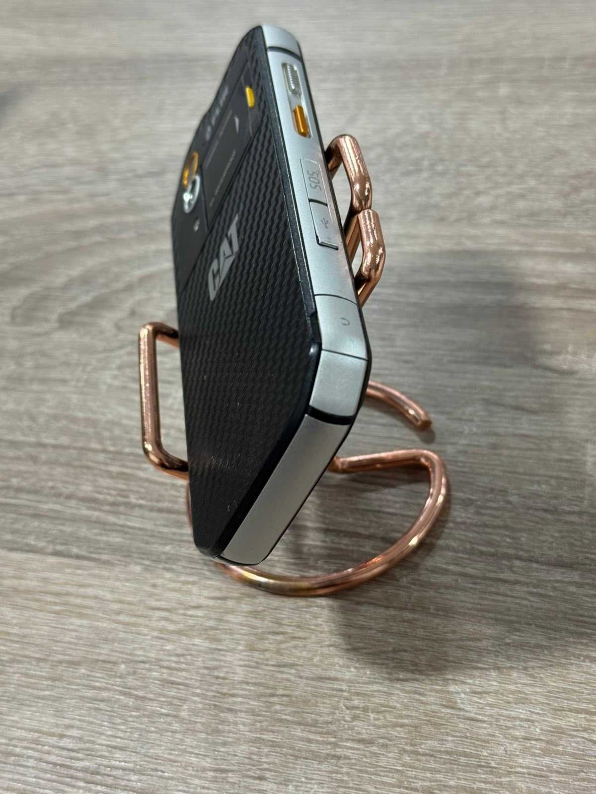 Продавам Cat S60