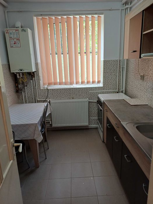 Închiriez apartament