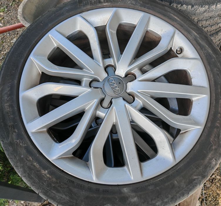 Vând Jante Originale Audi 19' cu Anvelope Pirelli 255/40/19