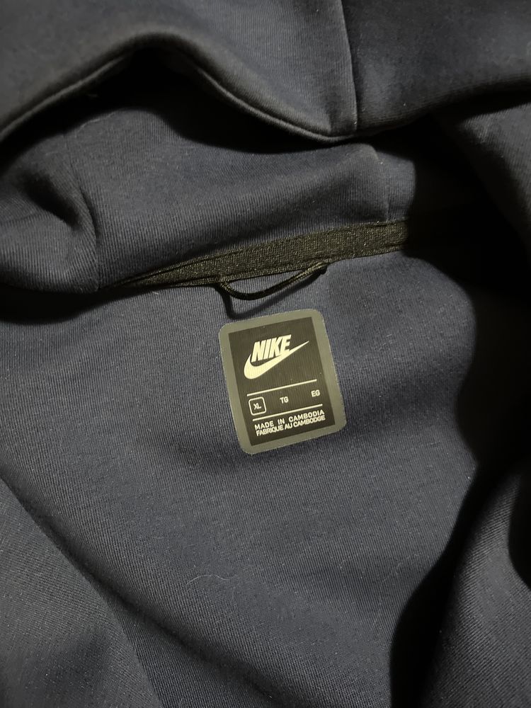 Hanorac Nike Tech Fleece
