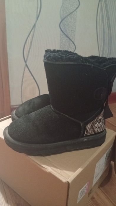 Продам детскую обувь на девочку 29 размер