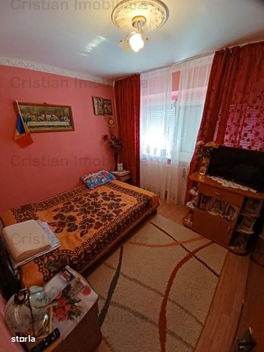 Ap. 4 cam, conf 1, Radu Negru, Et.3, spatios