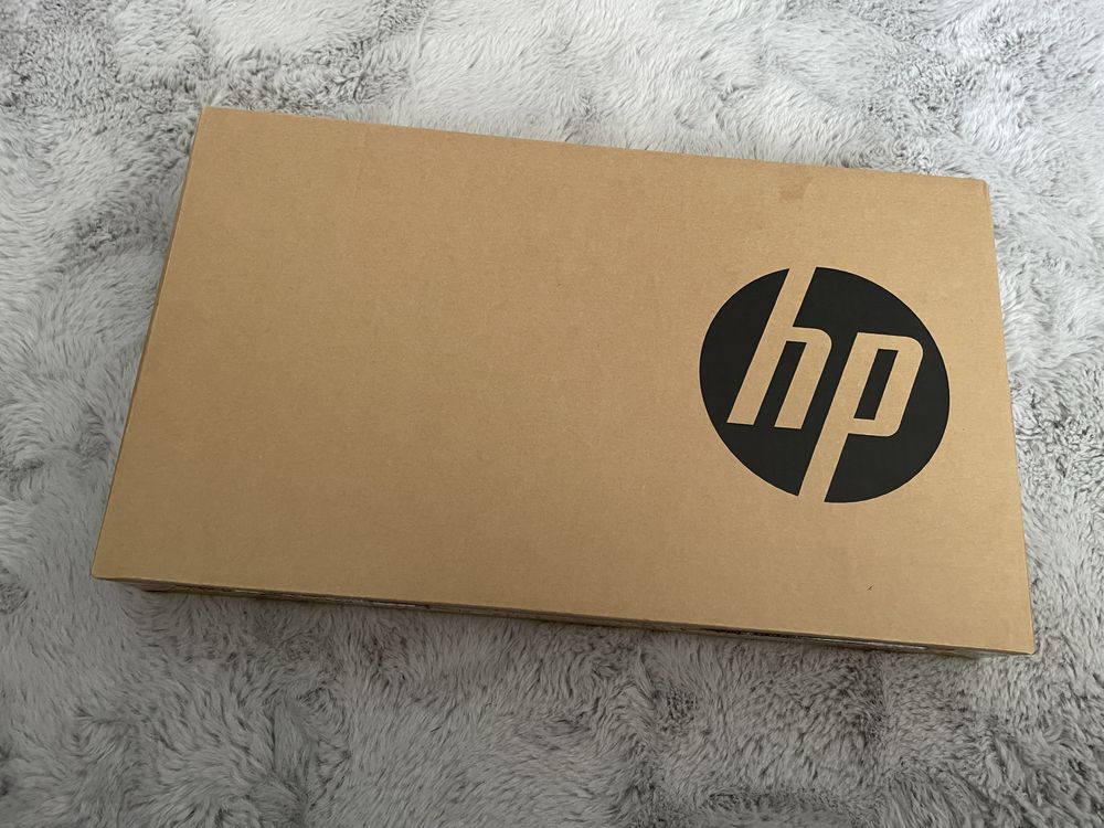 Laptop HP 15s-fq5027nq cu procesor Intel® Core™ i5-1235U Nou Sigilat