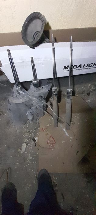 Продам стойки амортизаторов