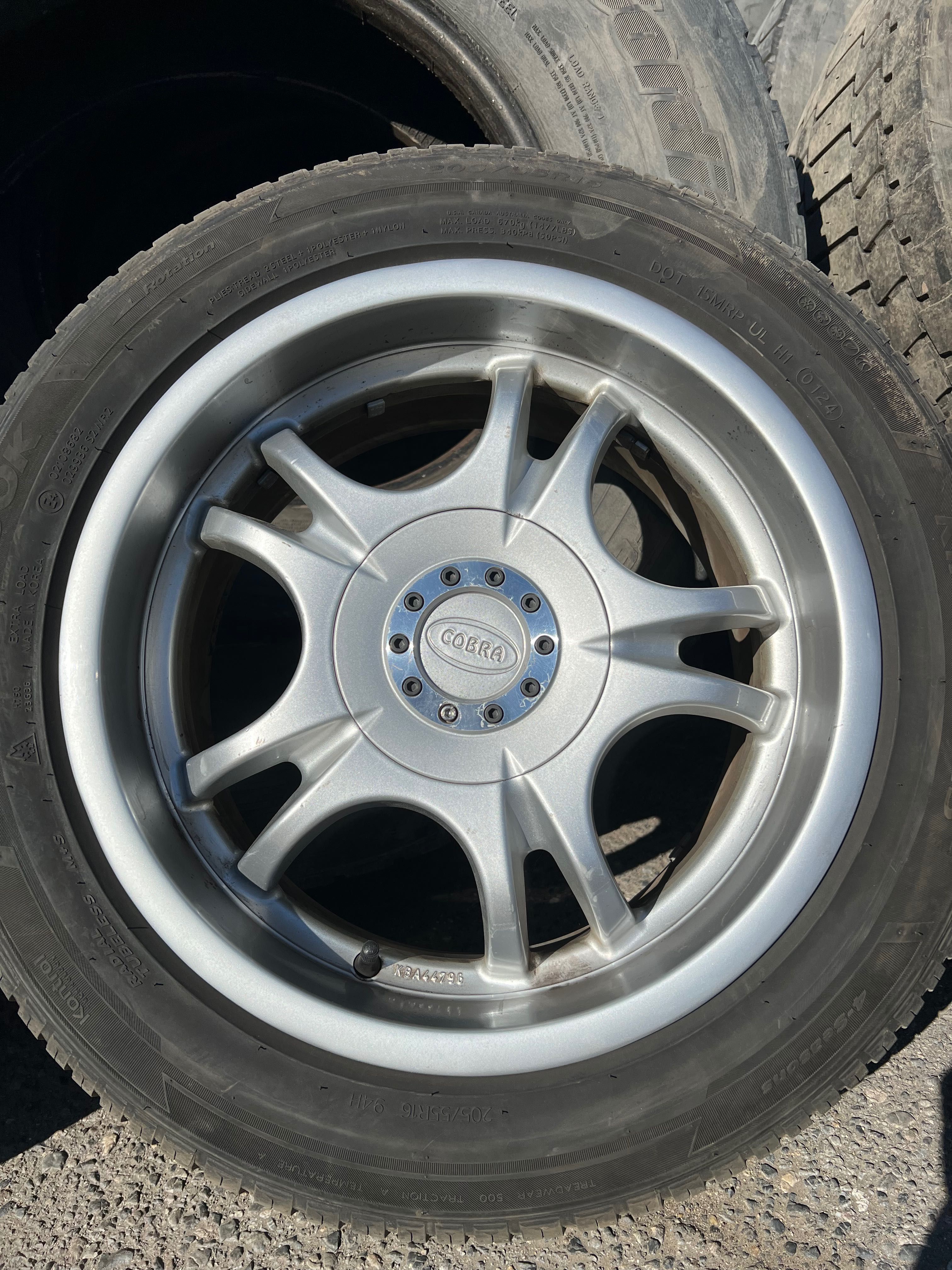 Джанти oz cobra 16цола на два размера . С гумите Hankook all season