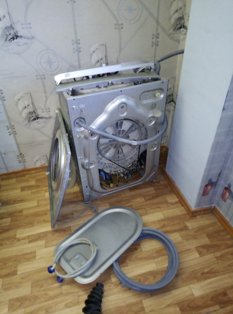 Продам по запчастям  стиральную машину автомат беко