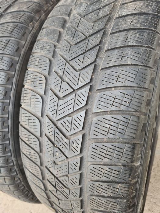 4 бр. зимни гуми 235/55/19 Pirelli MOE RSC DOT 0318 4,5-5,5 mm