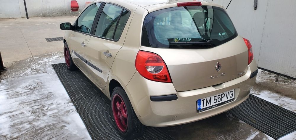 Vand Renault Clio 1.6 benzina