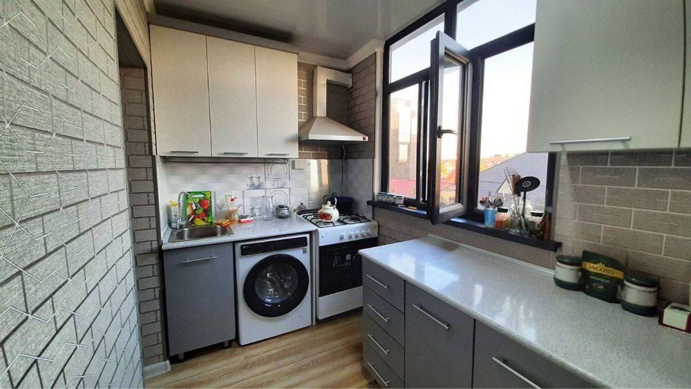 2/4/5 Буюк Ипак Йули 2х6 балкон кирпич 55m²