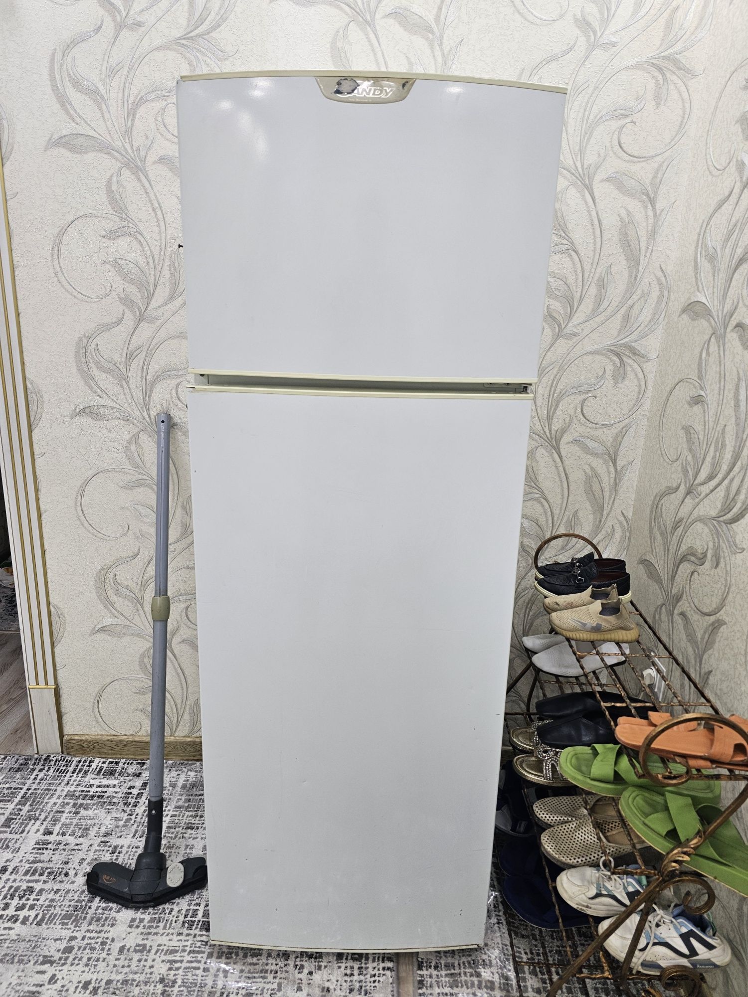 Срочно продам свой Холодильник полный рабочем состоянии все Родной
Сво