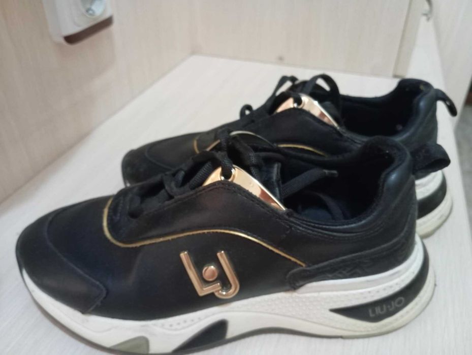 Оригинални маратонки Liu Jo номер 36 с леки забележки