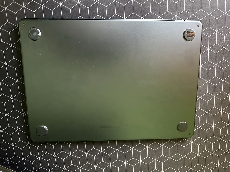 Macbook air 13 m3 8gb ram 256gb