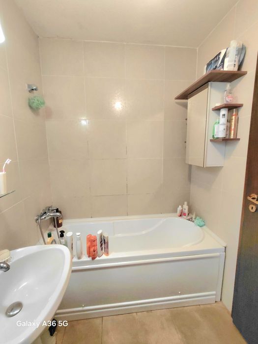 Ap. 3 camere de vanzare- (capat str. Brancusi)cartier Borhanci inceput